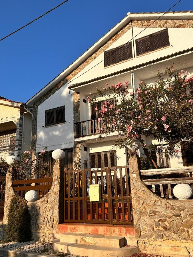 Nina'S Stay Hostel Charneca  Bagian luar foto