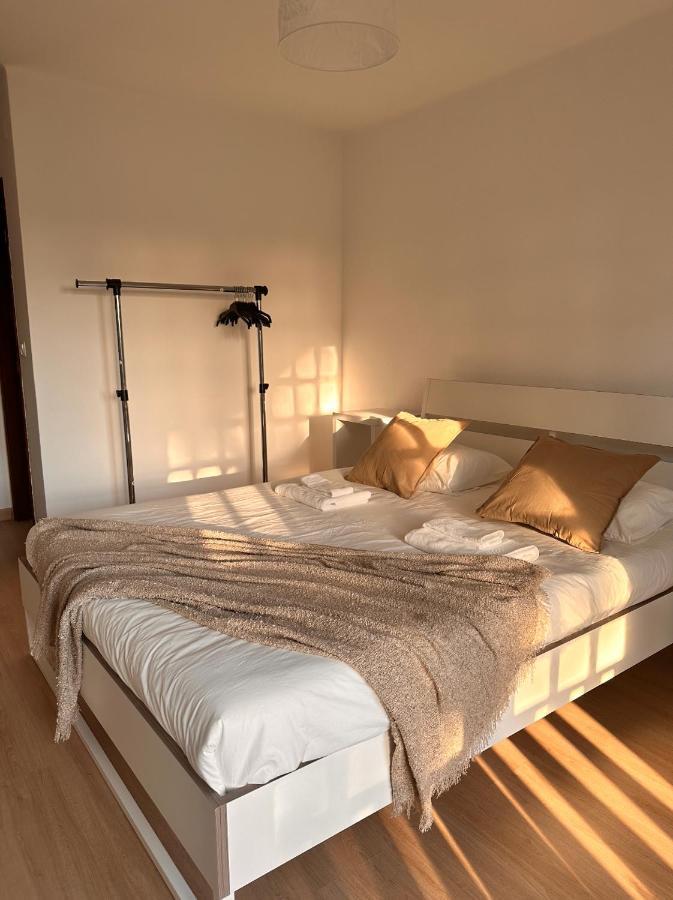 Nina'S Stay Hostel Charneca  Bagian luar foto